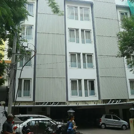 Minerva Grand Himayatnagar Hotel